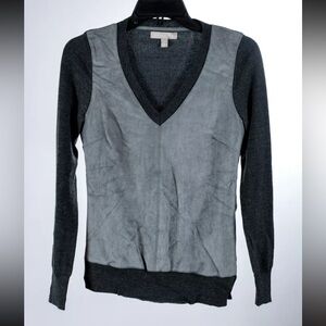 Banana Republic Women’s Sweater XS Gray Long Sleeve V Neck Pullover Wool Blend